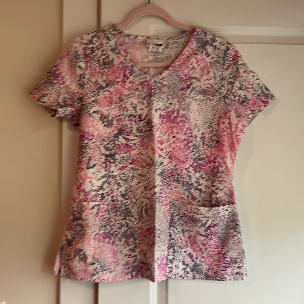 Women’s small scrub star multi color scrub top
